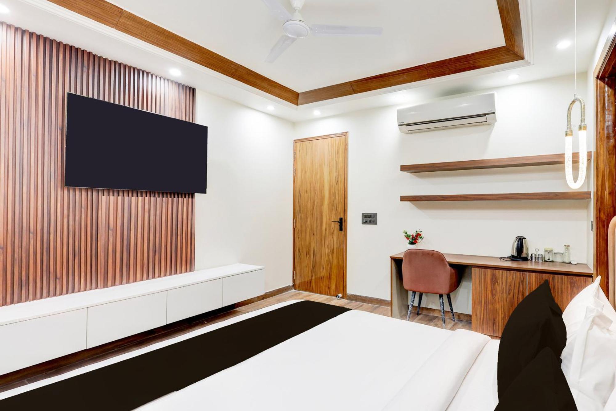 Super Hotel O Sector 43 구르가온 외부 사진